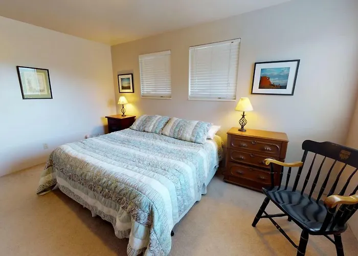 Hideout Ft Abajo 2 Bedroom Cabin, Stunning Views, Secluded!