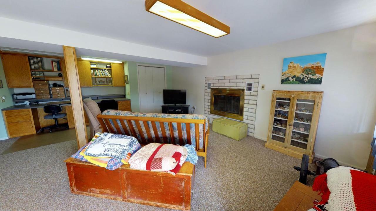 Homestay Hideout Ft Abajo 2 Bedroom Cabin, Stunning Views, Secluded! Monticello
