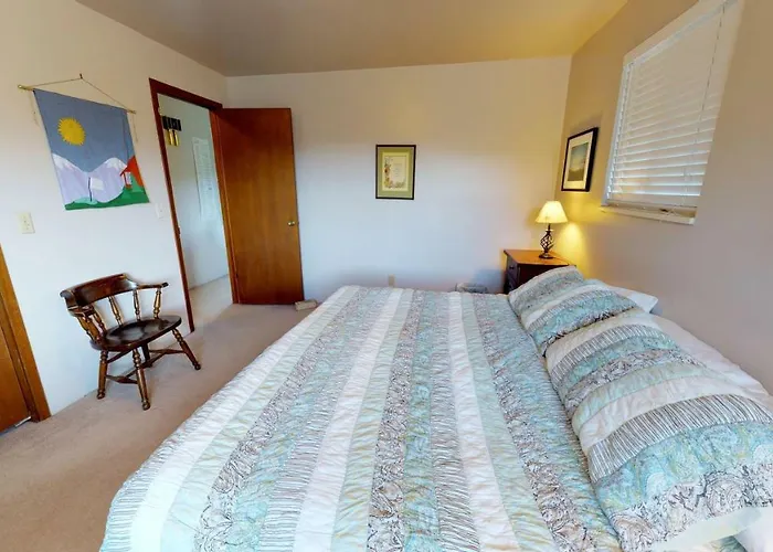 Hideout Ft Abajo 2 Bedroom Cabin, Stunning Views, Secluded!