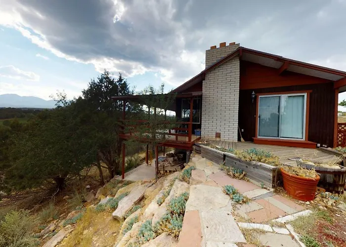 Hideout Ft Abajo 2 Bedroom Cabin, Stunning Views, Secluded!